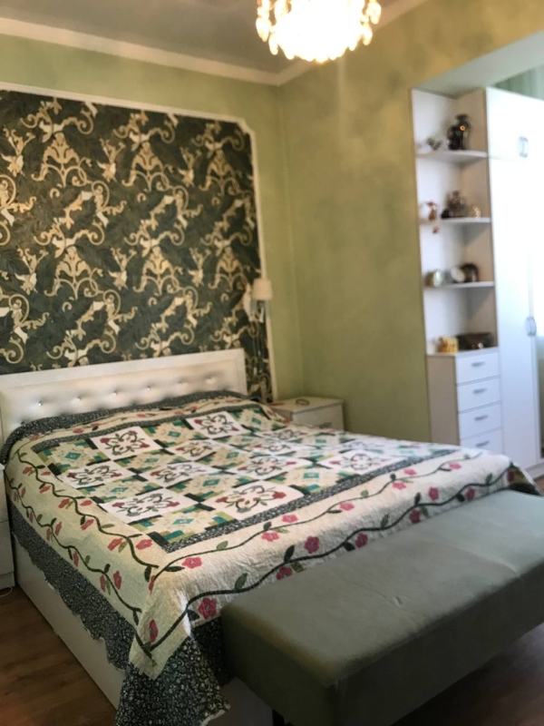 Продаю 3-к квартиру (92 м²) в Бишкеке