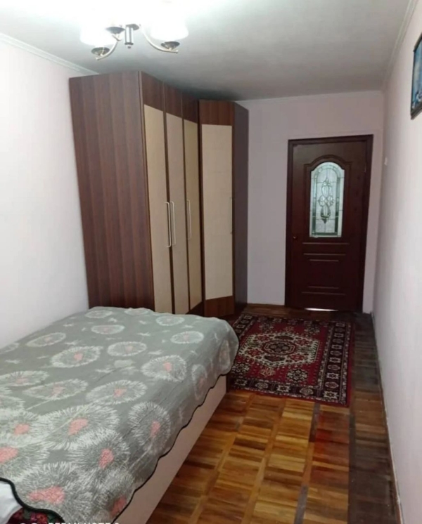 Продаю 3-к квартиру (60 м²) в Бишкеке