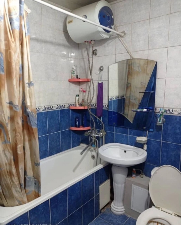 Продаю 3-к квартиру (60 м²) в Бишкеке