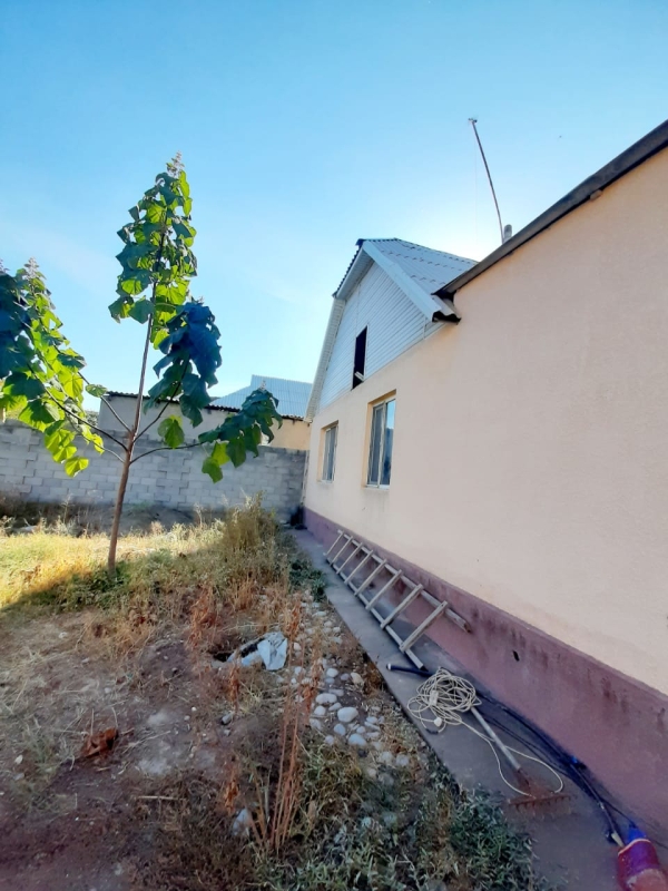 Продаю 4-к дом (110 м²) в Бишкеке