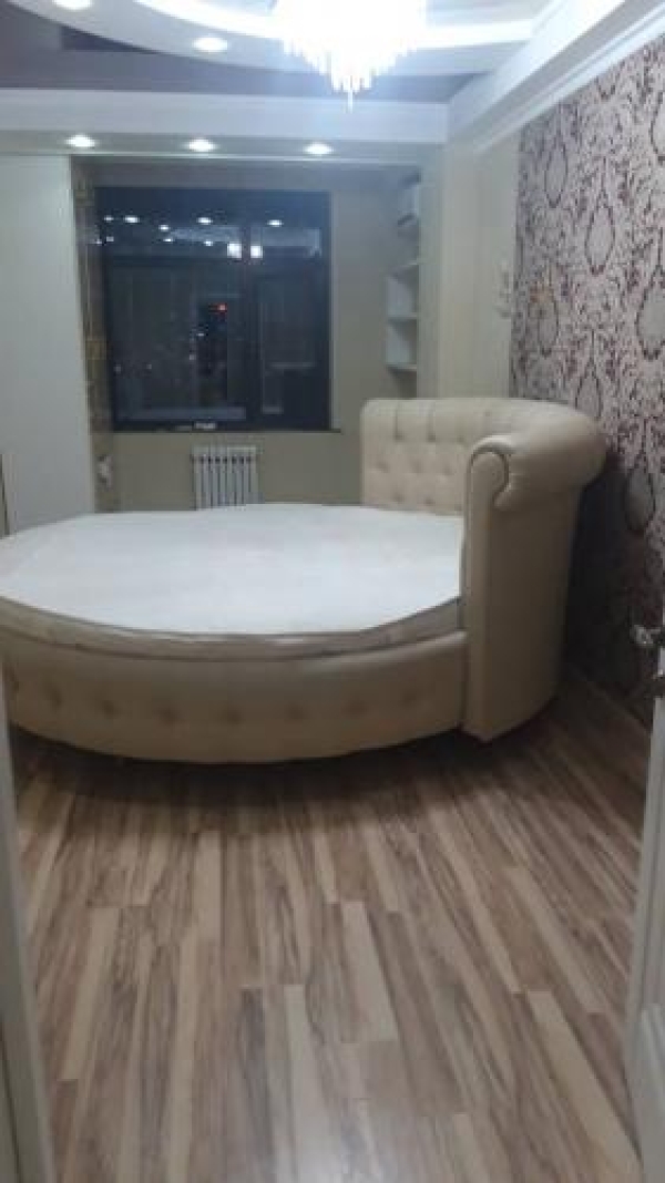 Сдаю 3-к квартиру (100 м²) в Бишкеке