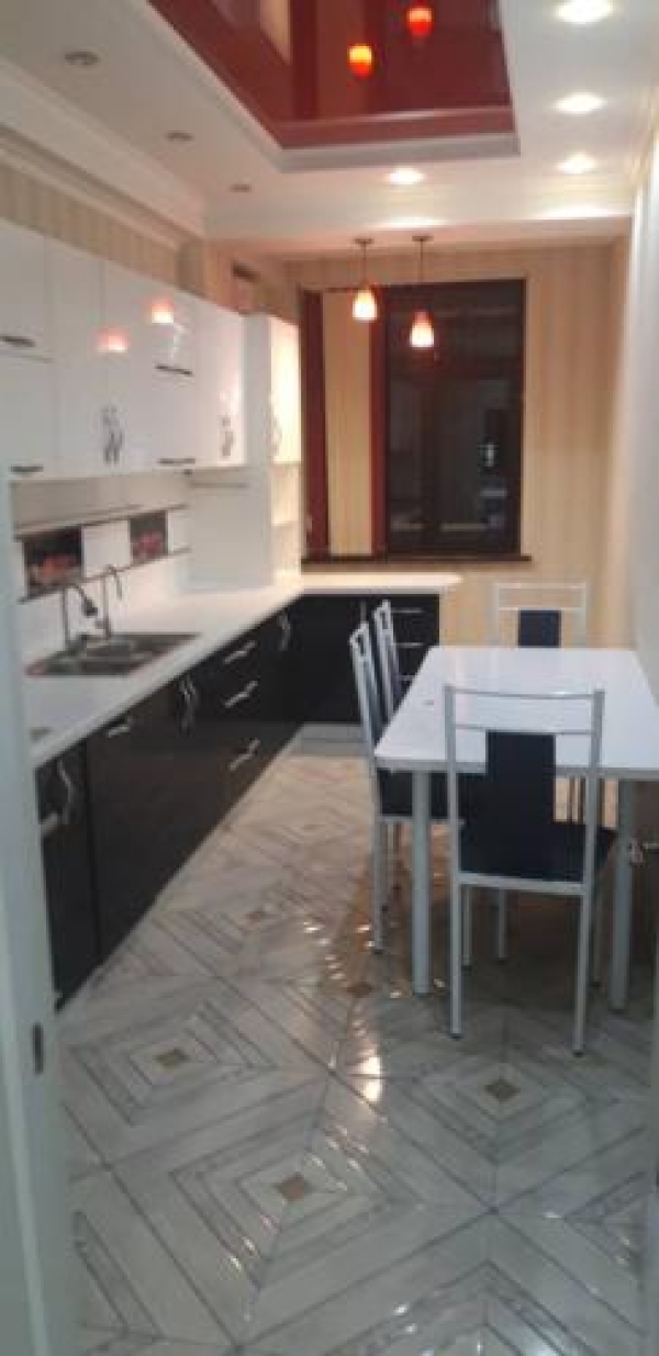 Сдаю 3-к квартиру (100 м²) в Бишкеке