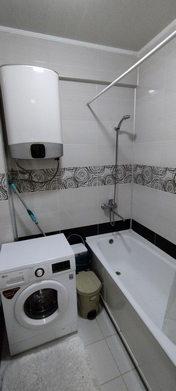 Продаю 4-к квартиру (100 м²) в Бишкеке
