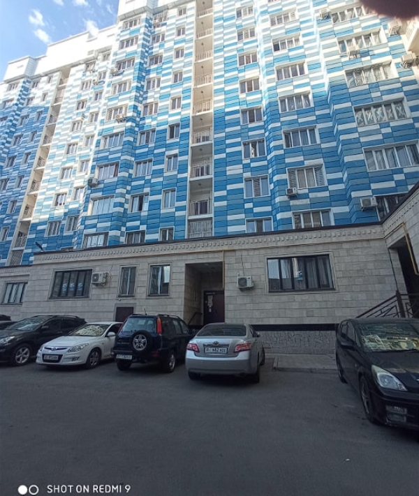 Продаю 2-к квартиру (74 м²) в Бишкеке