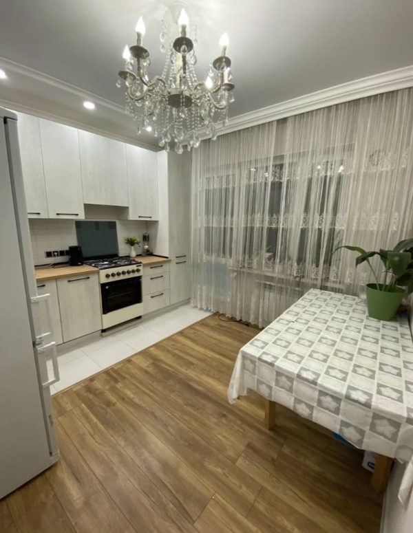 Продаю 1-к квартиру (45 м²) в Бишкеке