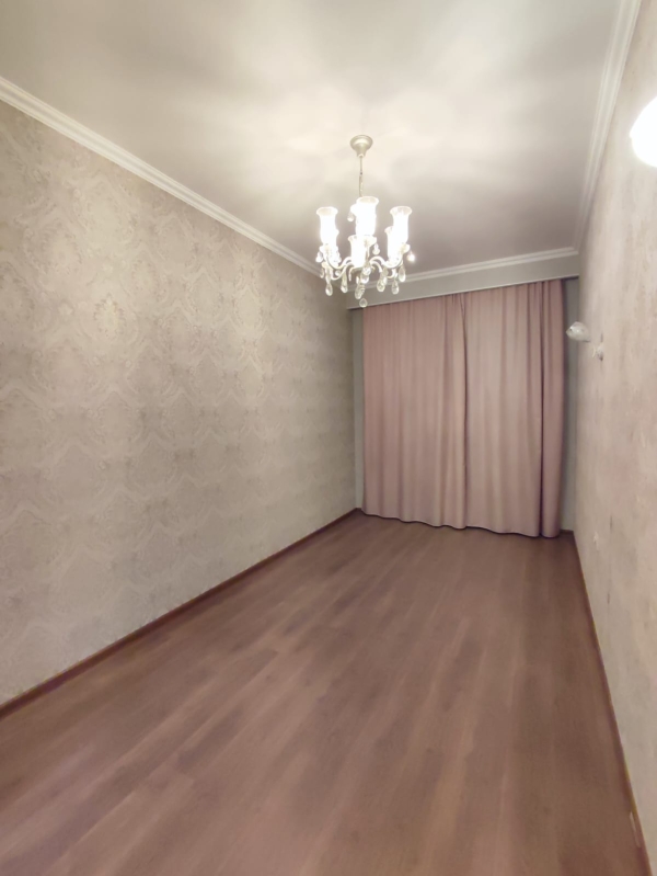 Продаю 4-к квартиру (130 м²) в Бишкеке