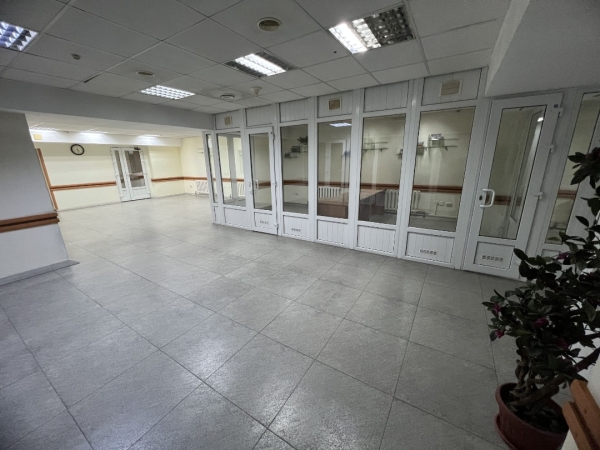 Продаю -к офис (1452 м²) в Бишкеке