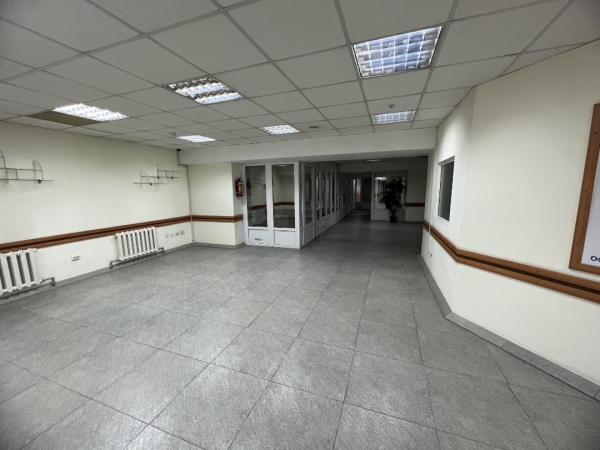 Продаю -к офис (1452 м²) в Бишкеке