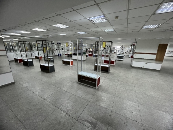 Продаю -к офис (1452 м²) в Бишкеке