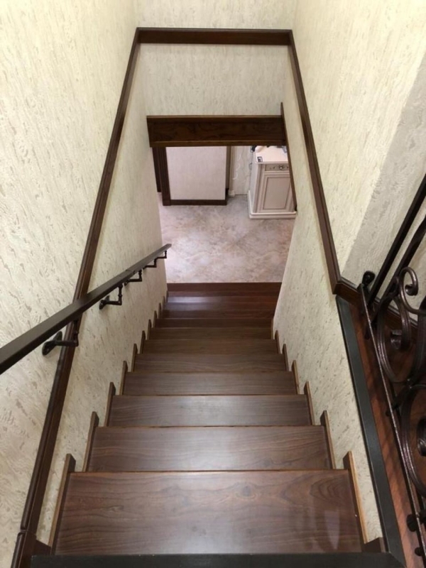 Продаю 3-к квартиру (100 м²) в Бишкеке