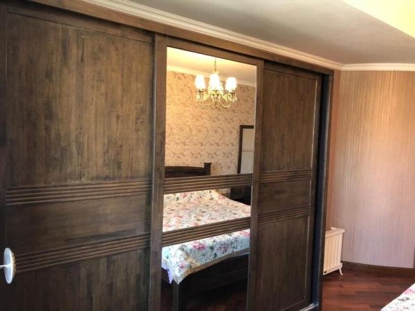 Продаю 3-к квартиру (100 м²) в Бишкеке
