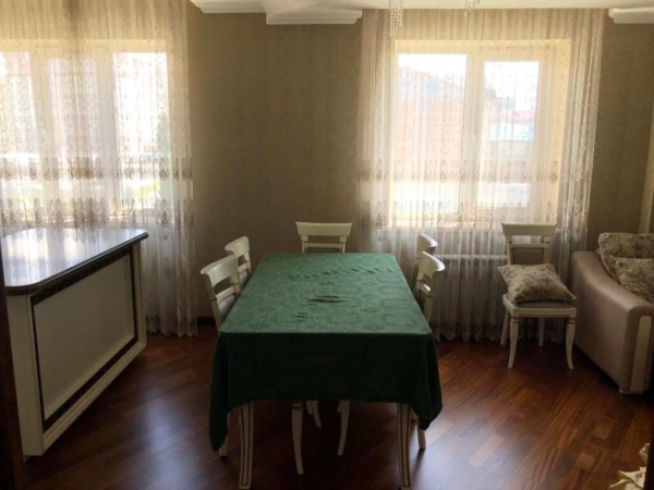 Продаю 3-к квартиру (100 м²) в Бишкеке