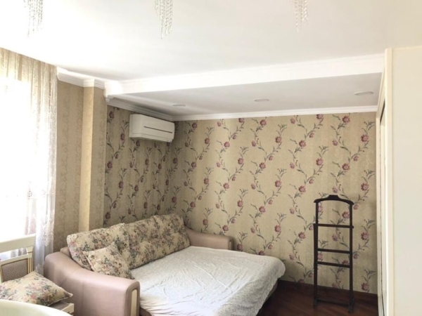 Продаю 3-к квартиру (100 м²) в Бишкеке