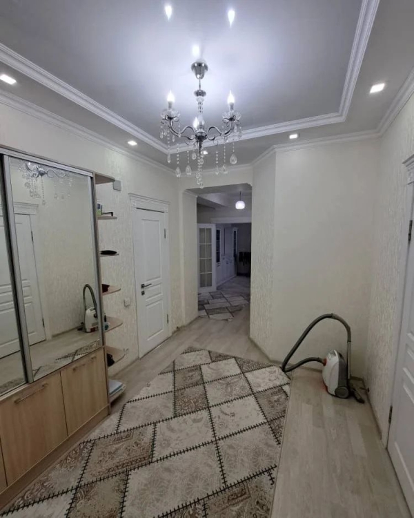 Продаю 3-к квартиру (88 м²) в Бишкеке
