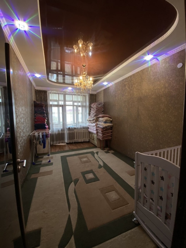 Продаю 3-к квартиру (90 м²) в Бишкеке