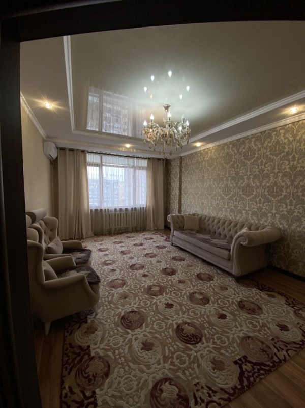 Продаю 3-к квартиру (90 м²) в Бишкеке