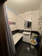 Продаю 3-к квартиру (90 м²) в Бишкеке