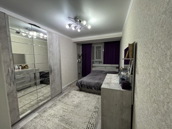 Продаю 2-к квартиру (57 м²) в Бишкеке
