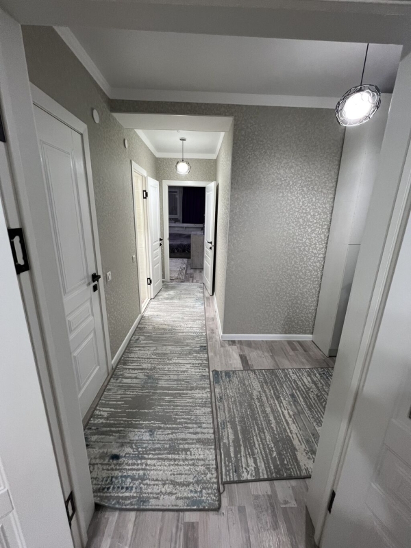 Продаю 2-к квартиру (57 м²) в Бишкеке