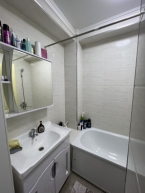 Продаю 2-к квартиру (57 м²) в Бишкеке