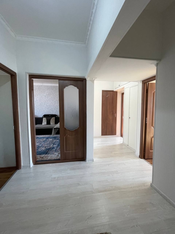 Продаю 3-к квартиру (80 м²) в Бишкеке
