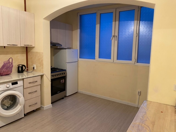 Продаю 1-к квартиру (44 м²) в Бишкеке