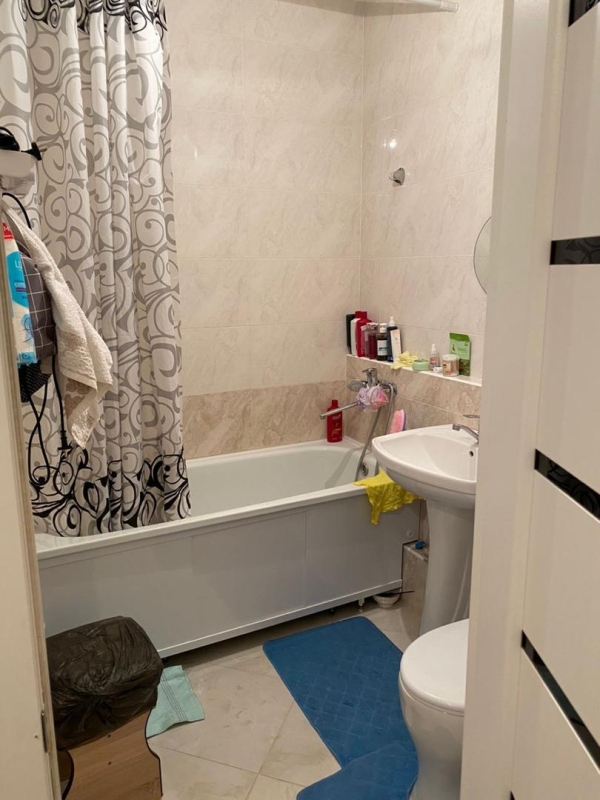 Продаю 1-к квартиру (44 м²) в Бишкеке