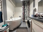 Продаю 4-к квартиру (183 м²) в Бишкеке
