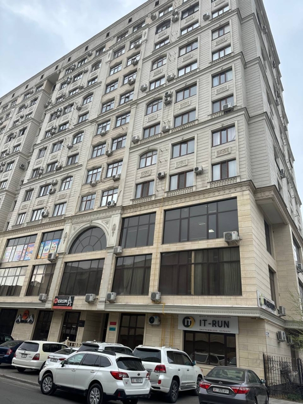 Продаю 4-к квартиру (154 м²) в Бишкеке