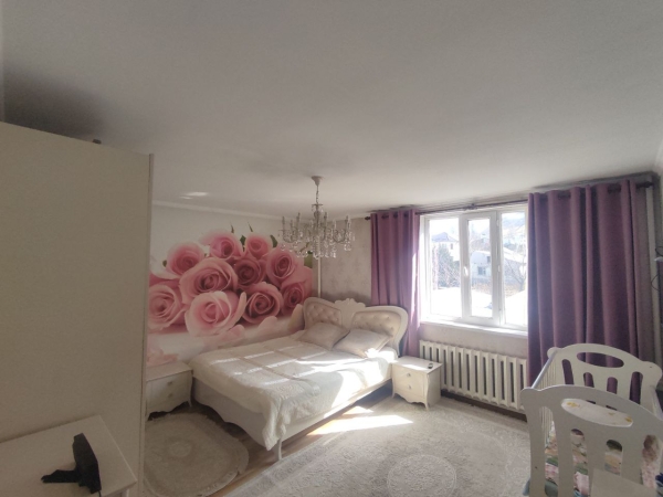 Продаю 7-к дом (200 м²) в Бишкеке
