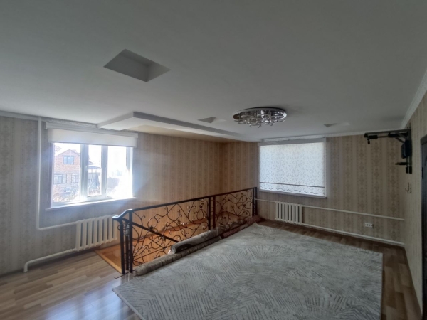 Продаю 7-к дом (200 м²) в Бишкеке