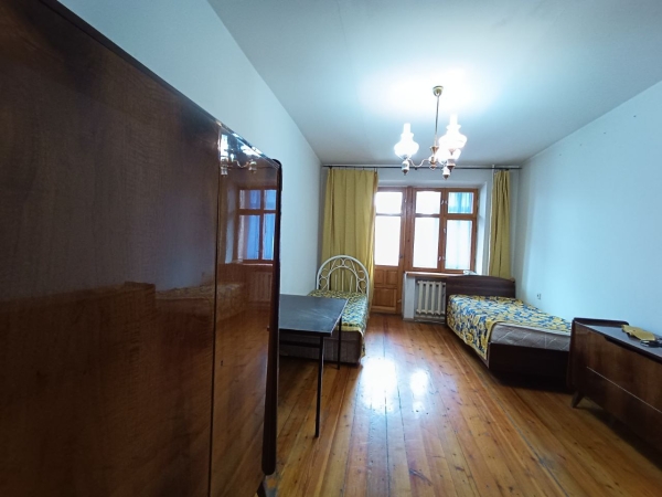 Продаю 3-к квартиру (67 м²) в Бишкеке