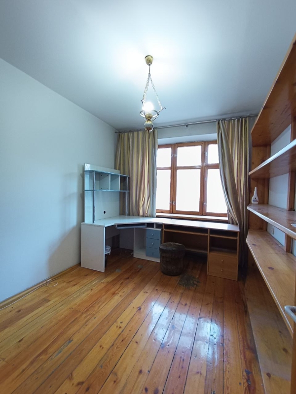 Продаю 3-к квартиру (67 м²) в Бишкеке