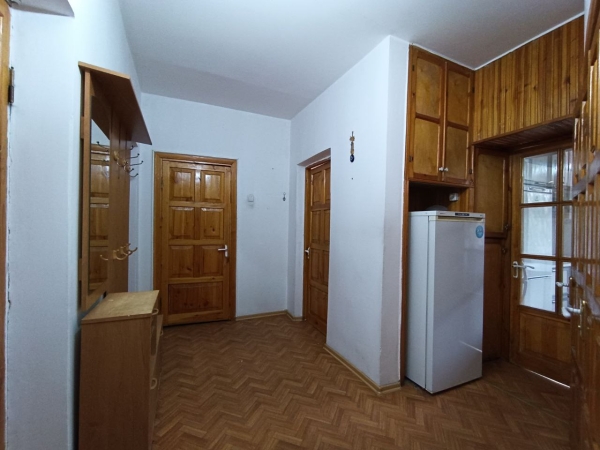 Продаю 3-к квартиру (67 м²) в Бишкеке