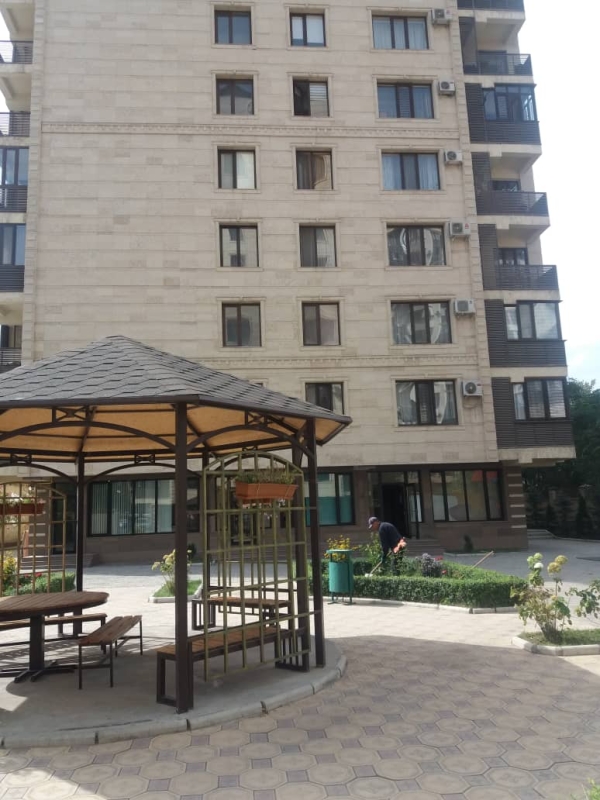 Продаю 2-к квартиру (76 м²) в Бишкеке