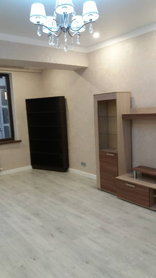 Продаю 2-к квартиру (76 м²) в Бишкеке