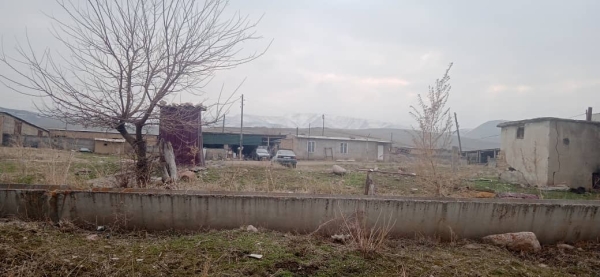 Продаю  участок (552 соток) в Бишкеке