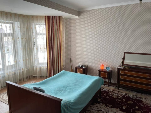 Продаю 6-к дом (296 м²) в Бишкеке