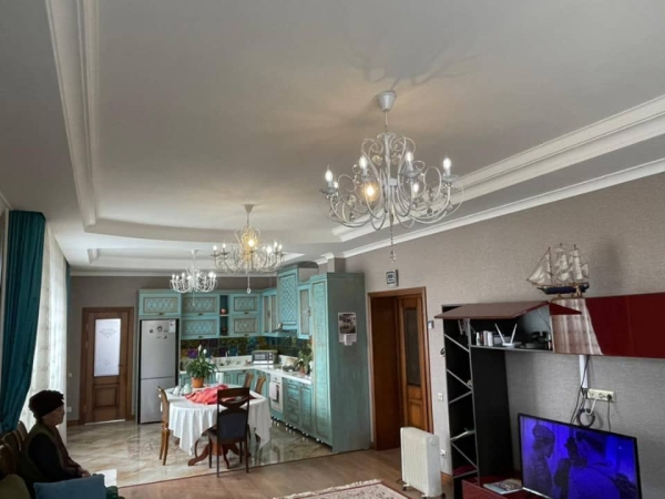 Продаю 6-к дом (296 м²) в Бишкеке