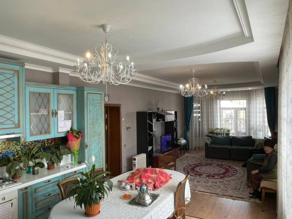 Продаю 6-к дом (296 м²) в Бишкеке
