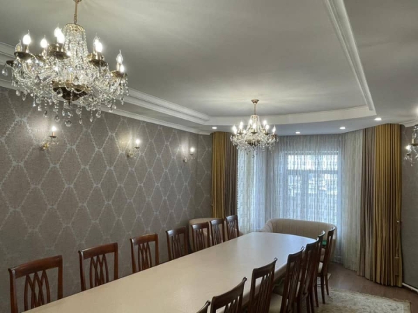 Продаю 6-к дом (296 м²) в Бишкеке