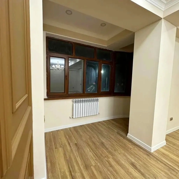 Продаю 2-к квартиру (77 м²) в Бишкеке