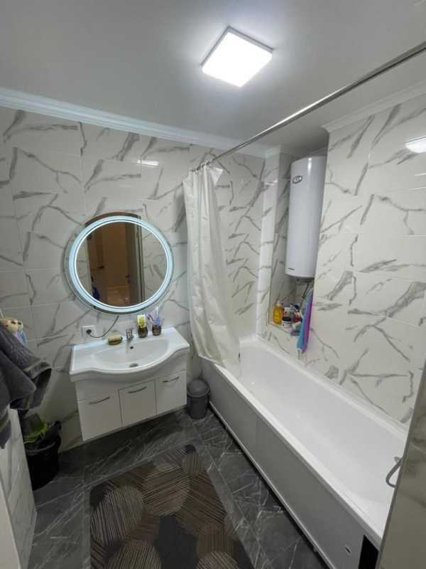 Продаю 3-к квартиру (87 м²) в Бишкеке