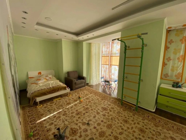 Продаю 8-к дом (297 м²) в Бишкеке