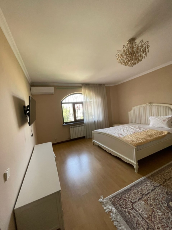 Продаю 6-к дом (400 м²) в Бишкеке