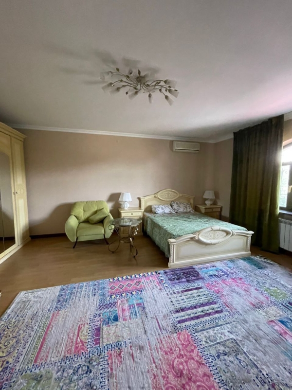 Продаю 6-к дом (400 м²) в Бишкеке