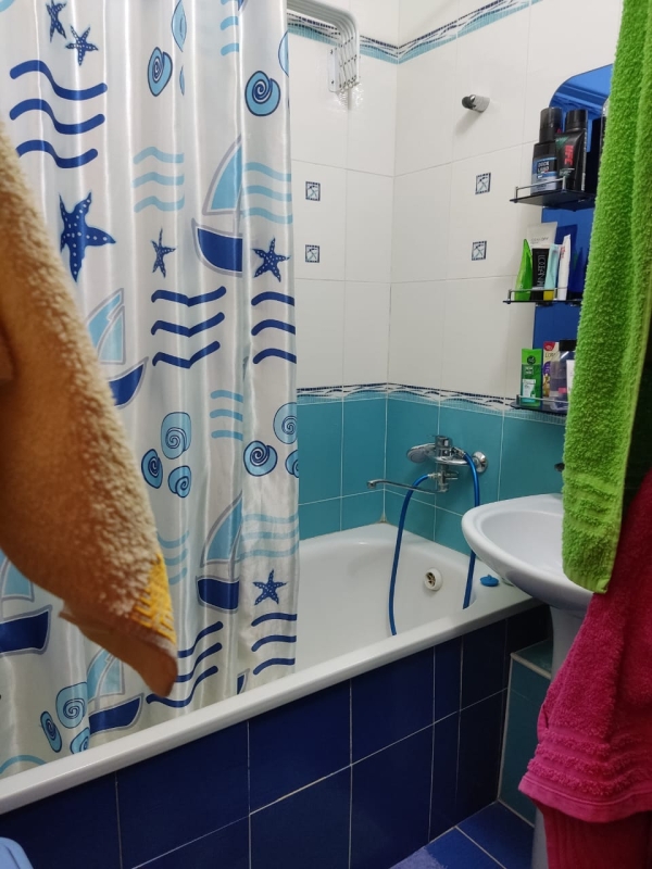 Продаю 3-к квартиру (62 м²) в Бишкеке