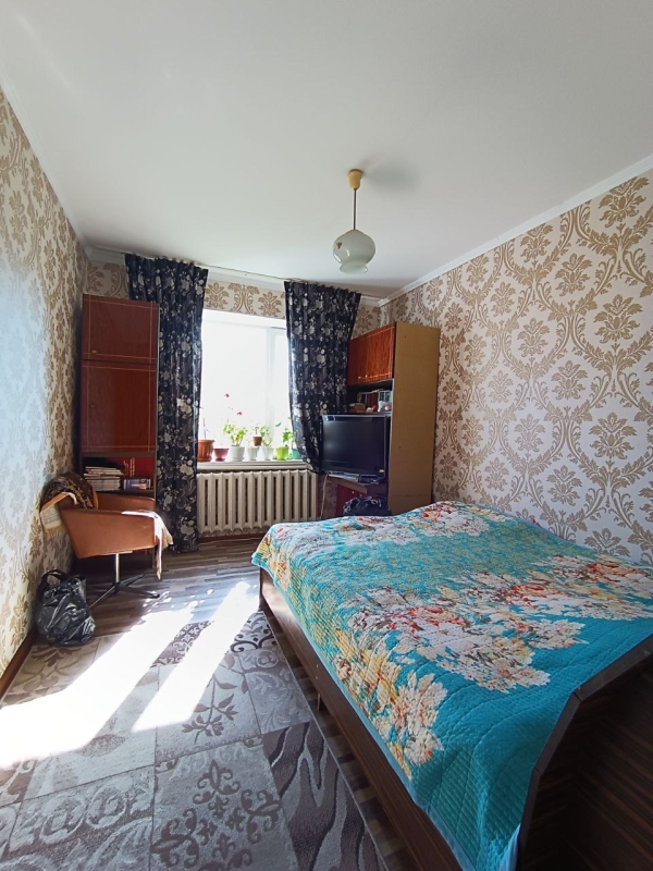 Продаю 3-к квартиру (65 м²) в Бишкеке