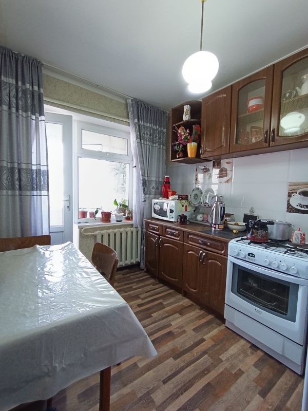 Продаю 3-к квартиру (65 м²) в Бишкеке