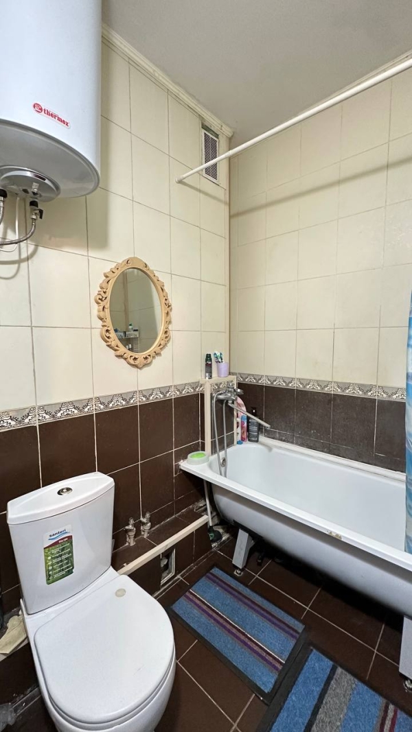 Продаю 1-к квартиру (44 м²) в Бишкеке